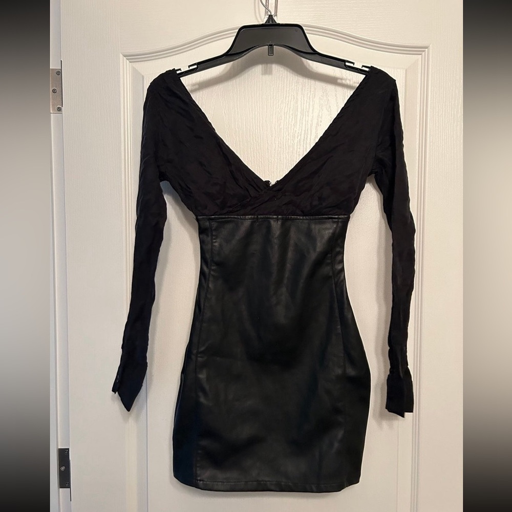 Dress - Picture 4 of 10